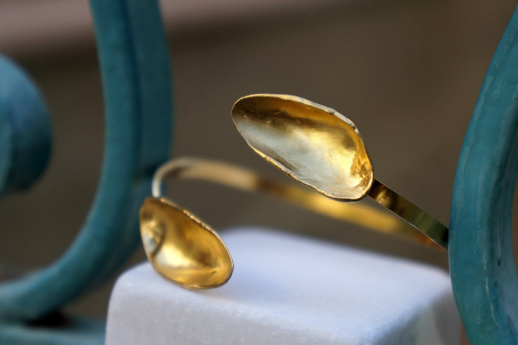 Clam and Mussel Bracelet: Nature-Inspired Adjustable Gold-Plated Brass Cuff-0