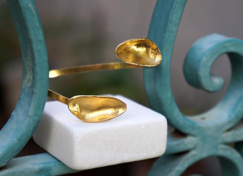 Clam and Mussel Bracelet: Nature-Inspired Adjustable Gold-Plated Brass Cuff-3