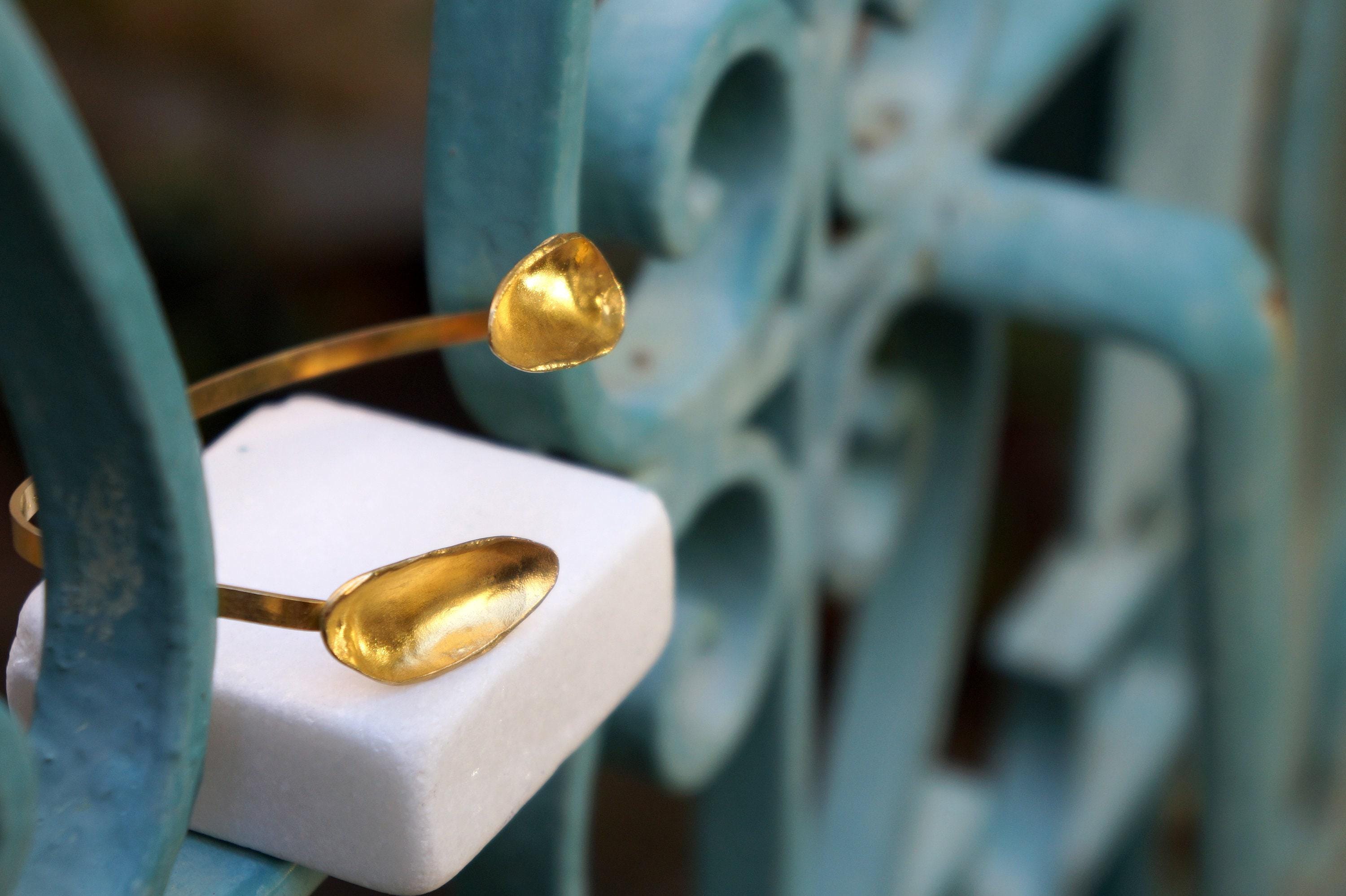 Clam and Mussel Bracelet: Nature-Inspired Adjustable Gold-Plated Brass Cuff-1