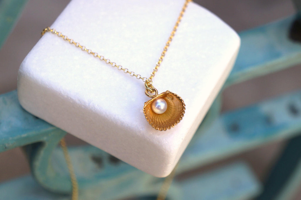 Pearl Pendant Necklace: Real Sea Shell Detail - Gold-Plated Silver-4